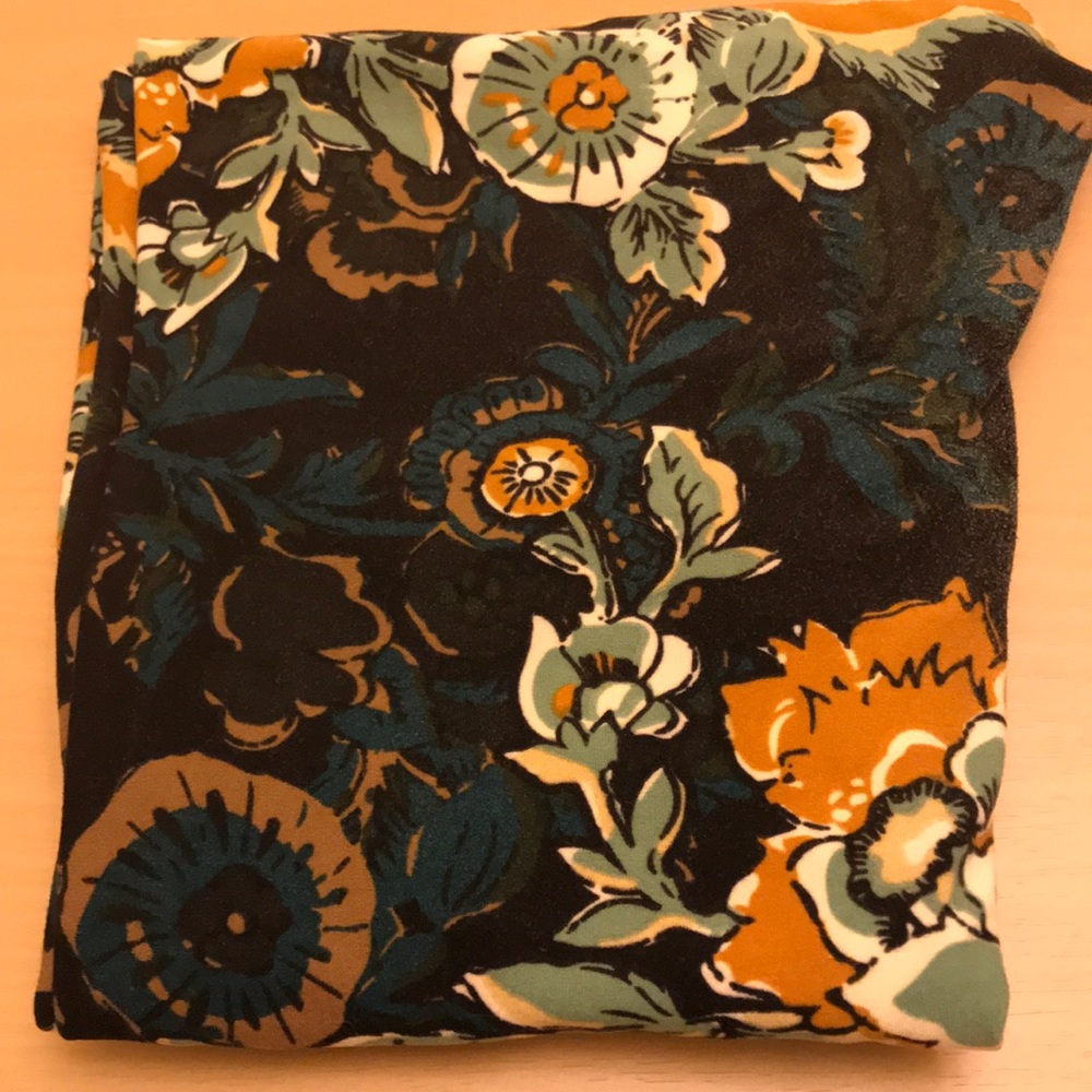 LuLaRoe OS Flower Leggings